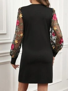 SHEIN 孕妇圆领长袖花卉刺绣迷你连衣裙 - 黑色 - 查看 3