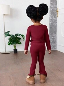 SHEIN Leap Crew 2 件套女婴休闲荷叶边纯色圆领长袖修身针织上衣和喇叭裤套装，适合居家和外出，“Babygirl”印花 - 酒紅色 - 查看 2