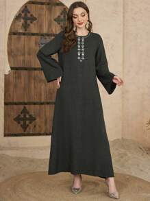 Al Najma Losse Maxi Arabische Stijl Jurk Met Ronde Halslijn En Delicaat Geborduurd Ontwerp, Elegant