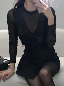 DAZY Camiseta ajustada de manga larga con cuello en V y splicing de malla para mujer