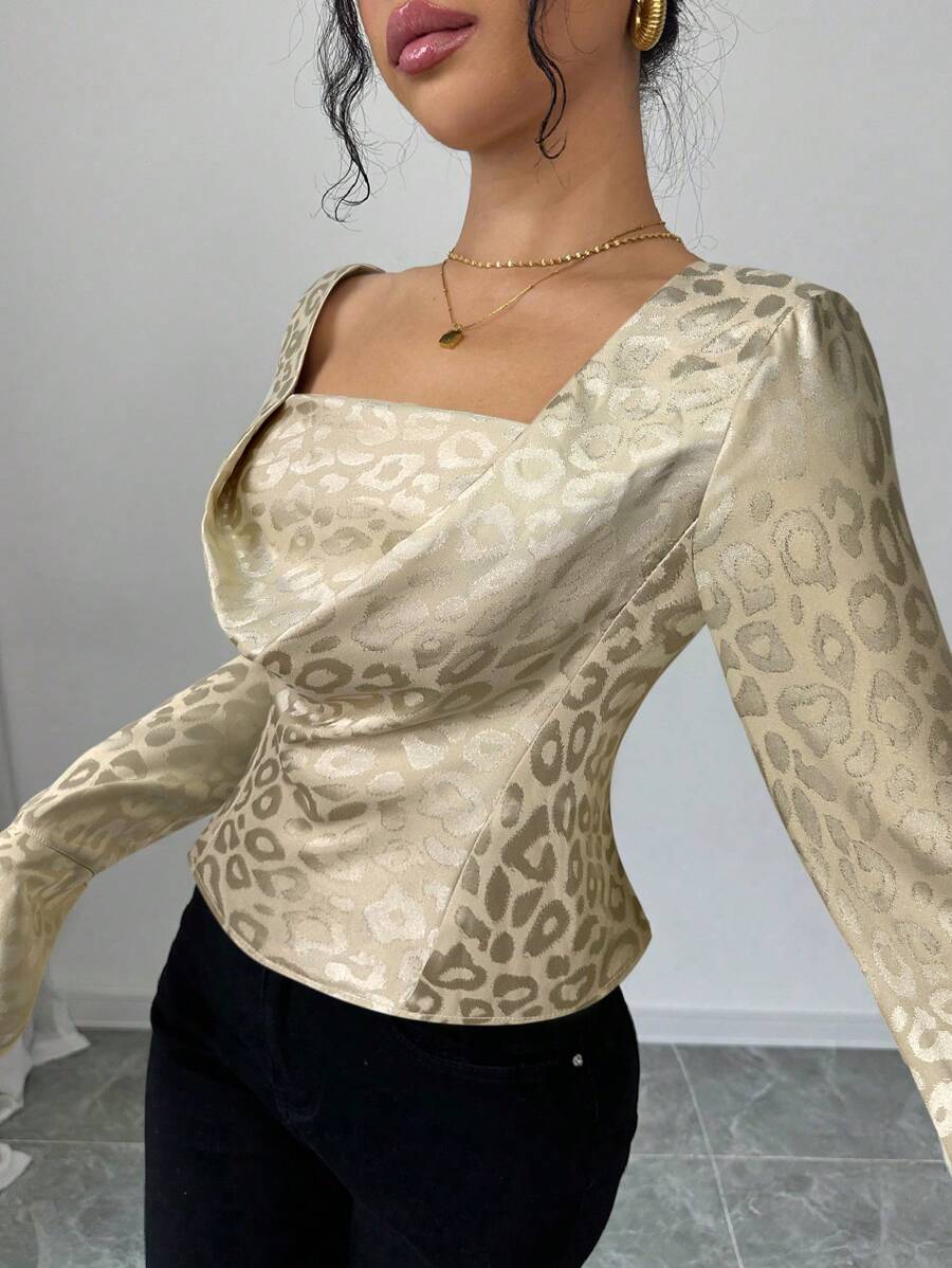 SHEIN Unity 随机花卉豹纹印花优雅领口收腰长袖修身短款女式衬衫 - 香檳色 - 查看 1
