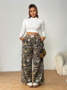 SHEIN EZwear Damen Große Größen Camo Hosen, Kordhosen, Winterbekleidung für Frauen, mit Taschen, lässige Gerade Bein Hosen mit Tarnmuster-Muster