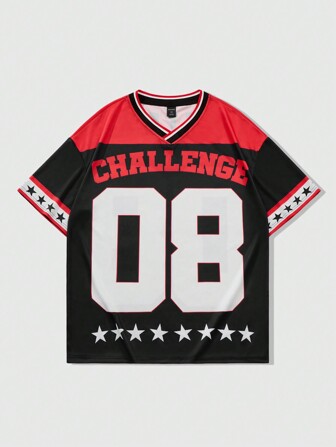 Prep Camiseta casual de estilo camiseta de fútbol con manga corta, parches de unicolor y estampado numérico para hombres