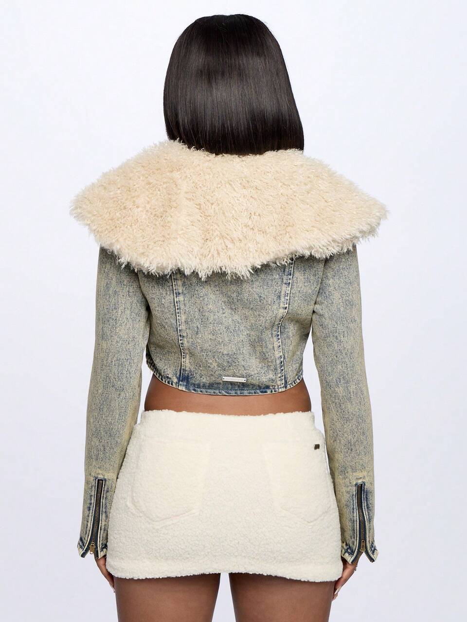 SUMWON Designer Denim Trucker Jacket With Faux Fur Collar Cropped Winter Fashion Statement Piece Street Style Outerwear