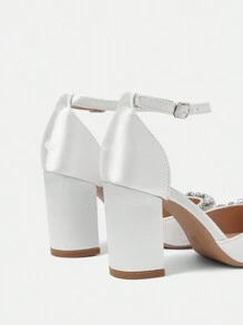 CUCCOO HITCHD 女士春夏新款 V 型白色低帮交叉系带优雅尖头踝带扣金属装饰 PU 皮革光泽柔软舒适休闲鞋舞会高跟鞋 - 米色 - 查看 4