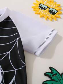 1pc Young Boy Contrast Color Zip-Up One-Piece Swimsuit, Spider Print Cartoon Pattern, Suitable For Beach, Surfing, Water Park, Swimming, Fashionable Streetwear - Black and White - View 5