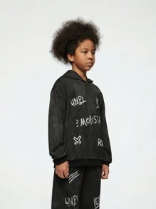 SHEIN Bộ 2 chiếc/bộ áo hoodie in chữ cổ điển thương hiệu Mỹ cho bé trai tuổi teen và quần in họa tiết rách có dây rút ở eo, trang phục dạo phố hip-hop, ván trượt - màu đen - Xem 5