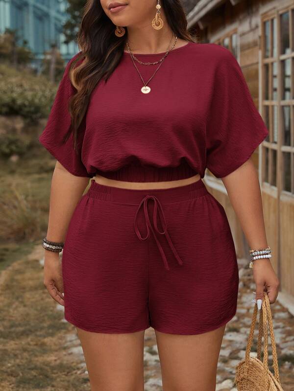 SHEIN LUNE Damen große Größen Set aus einfarbigem Crop Top mit Rundausschnitt und Fledermausärmeln und kurzer Hose mit Tunnelzug in der Taille, Lässig 2-teilig, neue Winterkollektion, Valentinstag, Business Lässig Frau