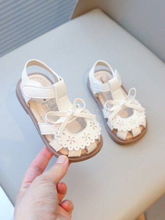 1 双可爱女孩/幼儿蝴蝶凉鞋，舒适防滑室内/户外派对/沙滩鞋，适合夏季