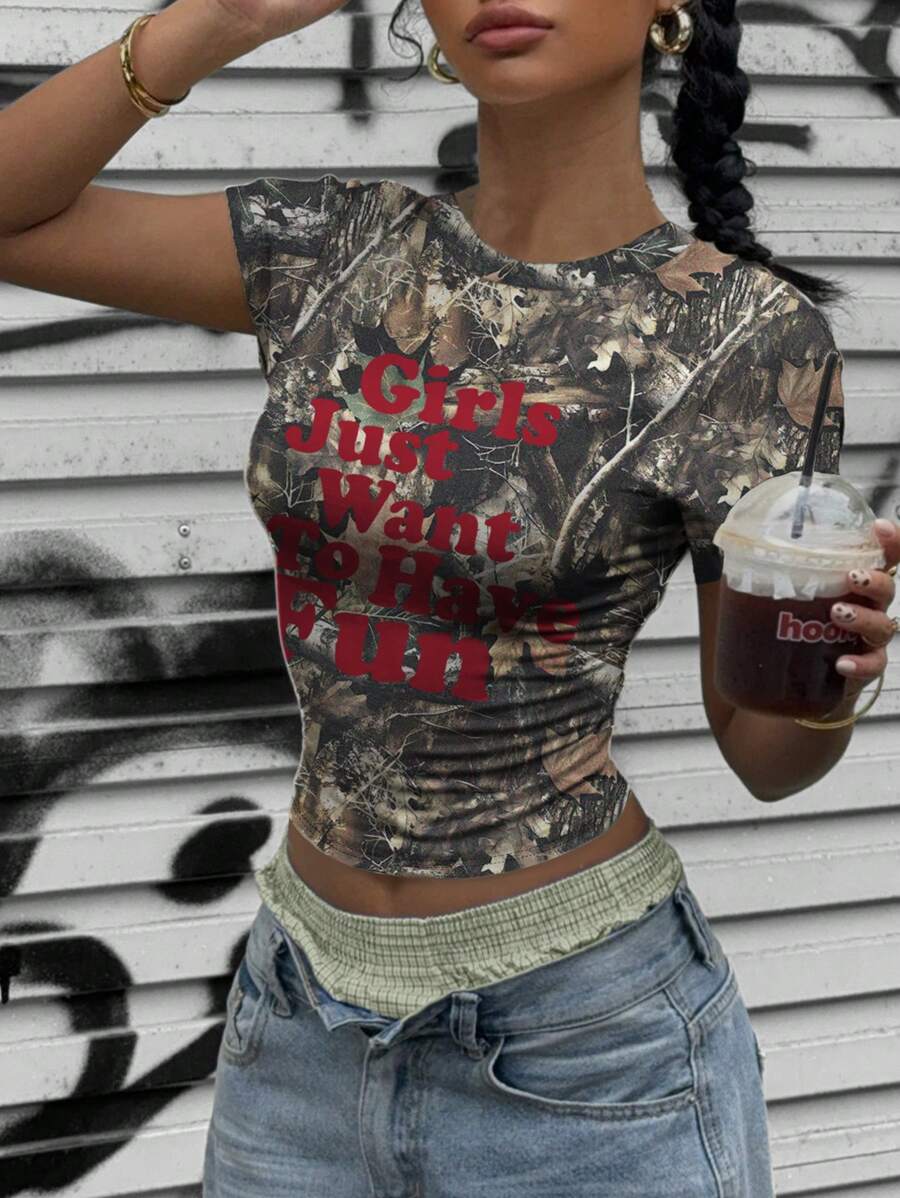 SHEIN EZwear 迷彩分支印花“女孩只想玩得开心”短款上衣，修身剪裁，适合夏季 - 白色 - 查看 1