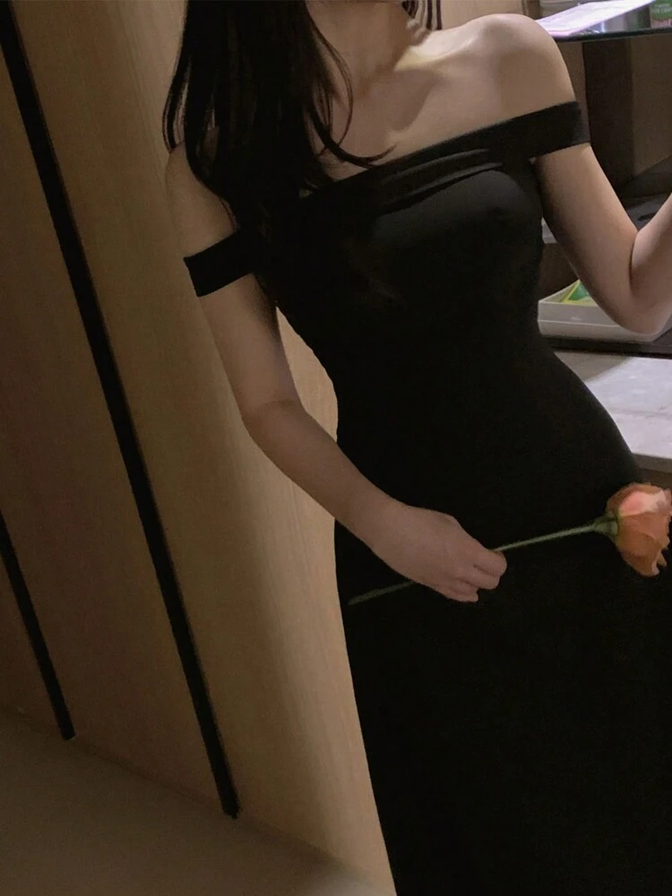 Women Cinched Waist Mid-Length Shiny Black Tube Dress Elegant Maxi Dress Cocktail Dress