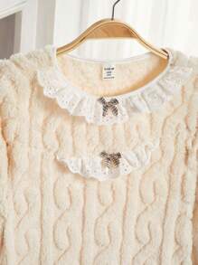 SHEIN Tween Girl Beige Cute Bow Decor Fashion Contrasting Floral Lace Patchwork Plush Fabric Long Sleeve Maxi Nightgown, Suitable For Winter - Apricot - View 5