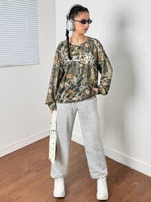 SHEIN Girlism Conjunto de 2 piezas para adolescentes, con estampado de camuflaje y rama de árbol, deportivo, urbano, de vuelta al colegio, genial, sudadera verde y pantalones