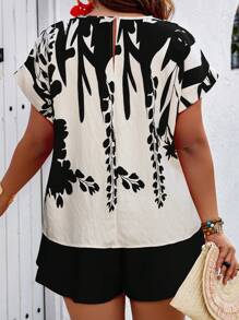 SHEIN LUNE Plus Size 2pcs Set: Random Print Batwing Sleeve Shirt And Solid Color Shorts - Multicolor - View 2