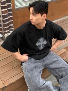 DAZY Kaos Streetwear Kasual Pria dengan Grafis Salib Rhinestone - Hitam - View 3