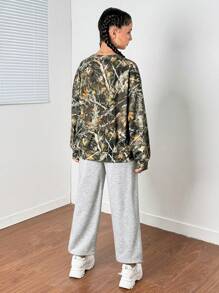 SHEIN Girlism Conjunto de 2 piezas para adolescentes, con estampado de camuflaje y rama de árbol, deportivo, urbano, de vuelta al colegio, genial, sudadera verde y pantalones