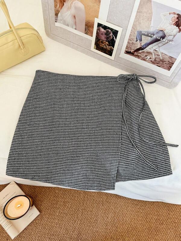 CosyJoli Plus Size Women Comfortable Casual Elegant Tie-Up Thick Tweed Skort Shorts For Autumn/Winter