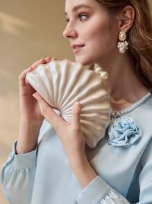 MOTF PREMIUM 仿珍珠 KISS LOCK 手拿包