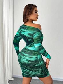 SHEIN Unity St. Patrick's Day Plus Size Women Sexy Digital Print Ruffle Asymmetrical Shoulder Long Sleeve Bodycon Dress - Multicolor - View 2