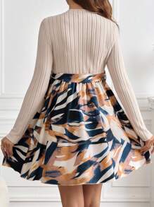 SHEIN Robe de maternité courte avec col montant, manches longues, finition nouée, en couleur unie pour femmes enceintes - Nude - Voir 2