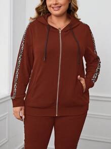 EMERY ROSE Conjunto informal de 2 piezas de talla grande para mujer con sudadera con capucha con cremallera y pantalones en estampado de leopardo y diseño de parches