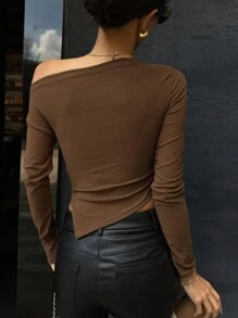 DAZY 女款不對稱領修身休閒T恤，純色，秋季長袖上衣 - 棕色 - 查看 5