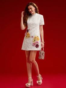MOTF PREMIUM 花卉刺绣短袖连衣裙，情人节装