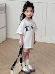 DAZY 年轻女孩圆领蝴蝶结设计休闲简约风格 T 恤，适合日常穿着，女孩夏季服装