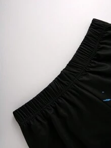 SHEIN Leap Crew 2 件套青少年男孩休闲短袖 T 恤和短裤套装，街头朋克摇滚风格，适合春夏季，黑色骷髅英文印花 - 黑色 - 查看 7