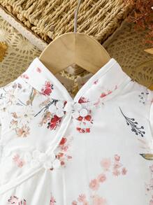 SHEIN 女婴优雅花卉印花领不对称前扣旗袍连衣裙，短袖隐形拉链，春夏