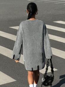 SHEIN Unity 女士条纹圆领长袖简约短款针织毛衣连衣裙 - 黑色 - 查看 2