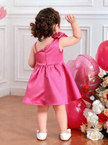 SHEIN Váy suông satin hoa 3D màu hồng dễ thương và thanh lịch cho bé gái ngày lễ tình nhân - Màu Hồng Tươi - Xem 2