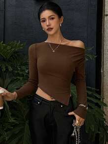 DAZY 女款不對稱領修身休閒T恤，純色，秋季長袖上衣 - 棕色 - 查看 6
