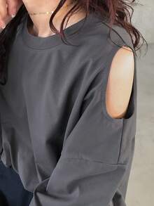 FRIFUL Damska szara jednokolorowa luźna, skrócona koszulka z odkrytymi ramionami, wiosna
