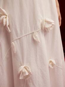 MOTF PREMIUM 花卉贴花A字裙，情人节 - 白色 - 查看 3