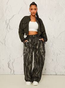 SHEIN SXY Veste utilitaire courte à revers et poches rabattables, de couleur unie, pour l'automne. Idéale pour les tenues d'automne, d'hiver, de Thanksgiving, du Nouvel An et de festival