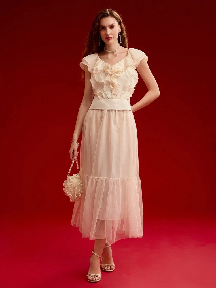 RUFFLE TRIM V NECK BLOUSE,VALENTINE'S DAY,SPRING/SUMMER