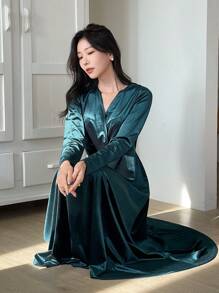 DAZY Robe longue en velours vintage élégante avec col en V enveloppant et taille cintrée pour femmes, robe longue à manches longues pour l'automne, robe de bal
