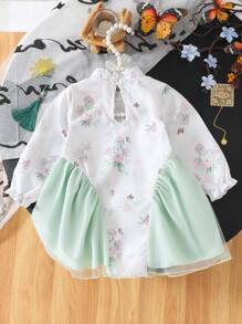 SHEIN Babygirl 春绿色优雅复古时尚数码印花柔软雪纺面料长袖立领分层荷叶边下摆汉服连衣裙适合派对 - 綠色 - 查看 2