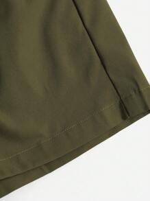 SHEIN Essnce Shorts casuales de mujer de unicolor con bolsillos y pliegues - Verde militar - Ver 5