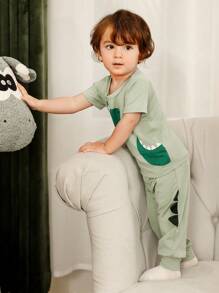 SHEIN 2pcs/Set Baby Boys Cartoon Dinosaur Print Short Sleeve Tee + Elastic Waist Long Pants, Soft Breathable Sports Outfit, Casual Wear For Spring - Green - View 4
