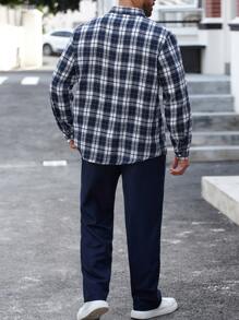 Manfinity Homme 2 pezzi Set di camicia casual a manica lunga con motivo check e pantaloni, taglia comoda, per uomo, per autunno