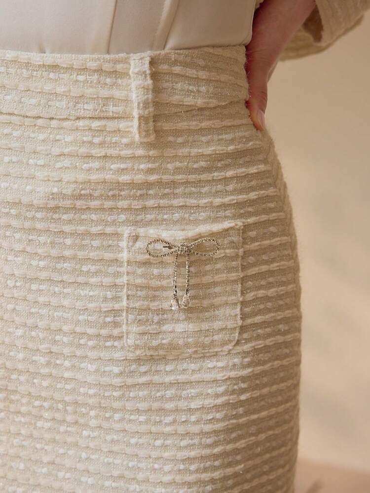 TEXTURED BOW DECOR SKIRT