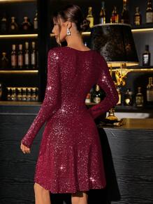 SHEIN Clasi Vestido largo de manga larga con escote en V, diseño cruzado en la cintura, estampado plateado y brillos para fiesta y eventos especiales de moda para mujer - Burdeos - Ver 2
