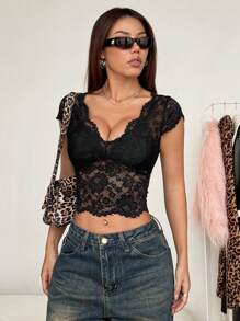 Muchica Women's Sexy Solid Color Lace V-Neck Crop Top - Black - View 5