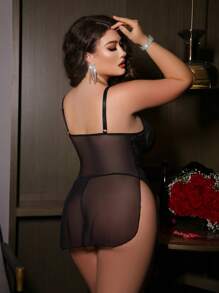 2pcs/Set Plus Size Sexy Lingerie - Lace Patchwork See-Through Hollow-Out Tassel Heart Buckle Bra And G-String Panty Set - Black - View 2