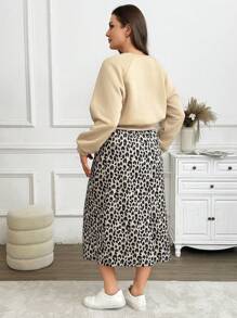 SHEIN Frenchy 2 件/套大码女式卡通豹纹熊圆领插肩袖长袖运动衫和中长裙，休闲 - 彩色 - 查看 4