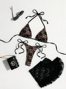 Set da 3 pezzi per l'estate: minigonna nera sexy in pizzo con volant, reggiseno a triangolo e perizoma del bikini