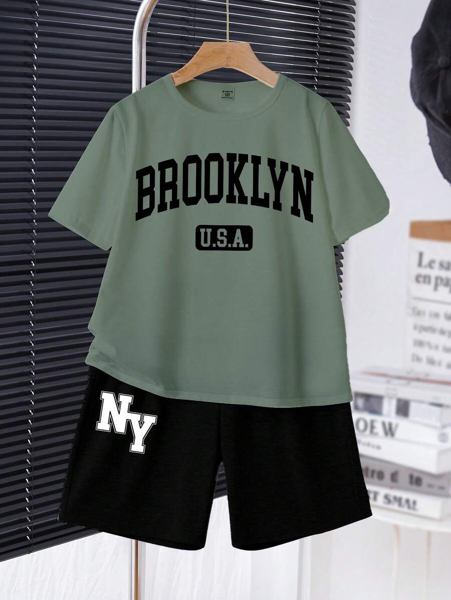 SHEIN 2 件套青少年男孩休闲圆领短袖衬衫和短裤套装，适合夏季