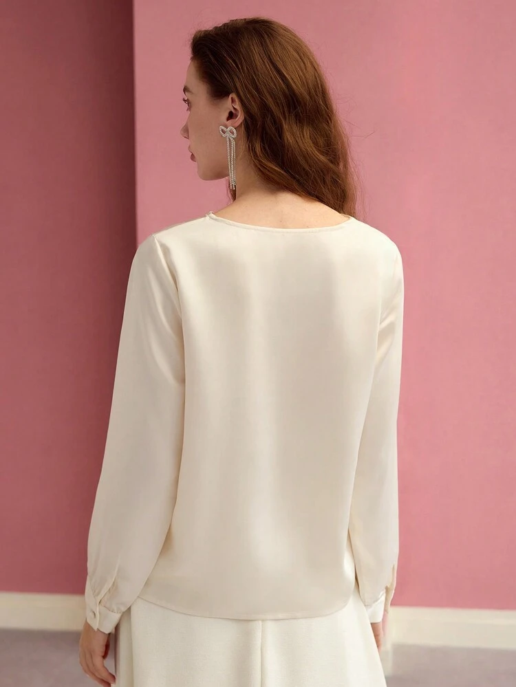 LEAF EMBROIDERY V NECK TOP